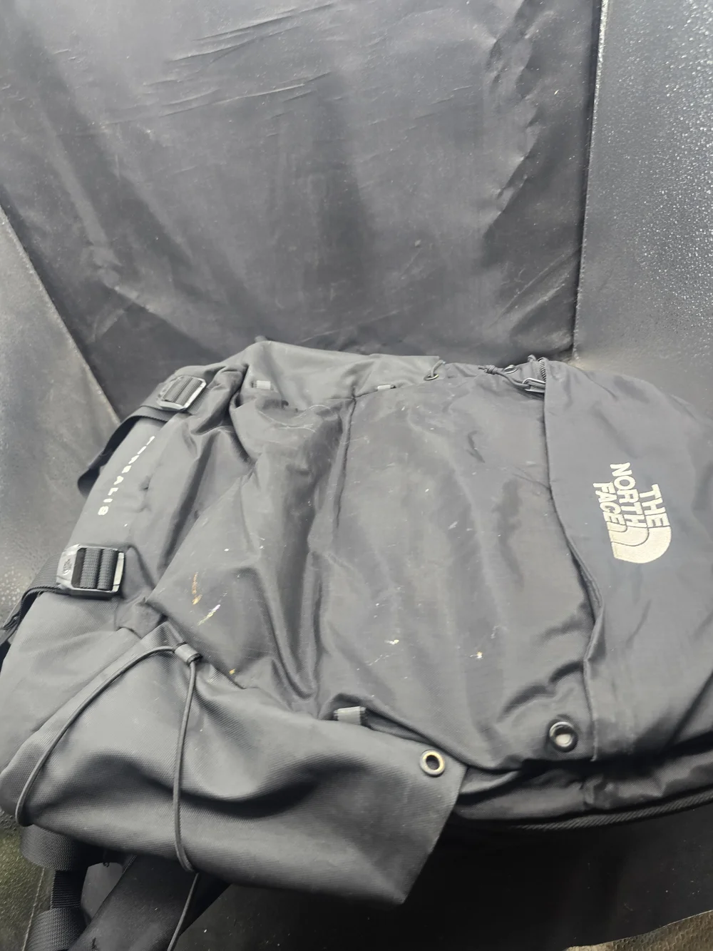 The North Face Black Men's Backpack - Durable Everyday Pack
